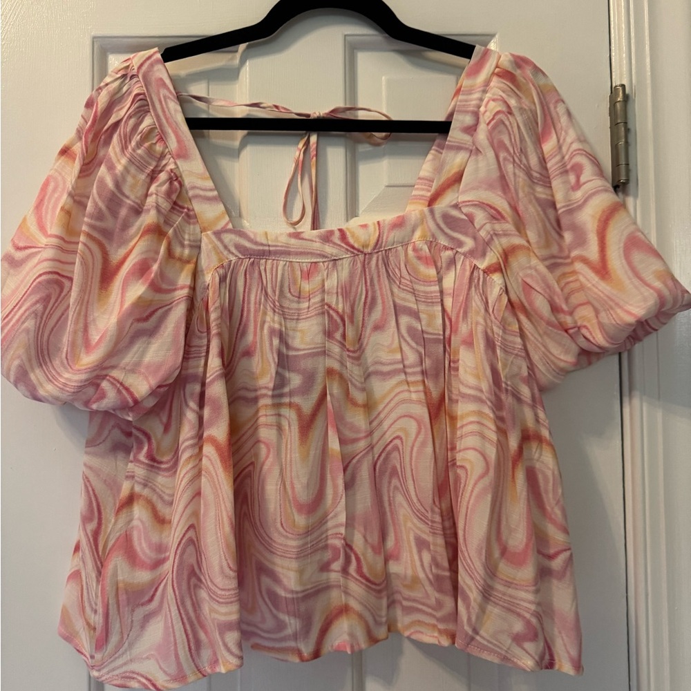 NWT Moon River Blouse. Size Small.